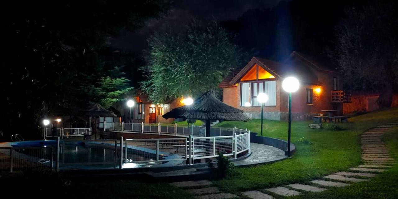 Cabanas El Refugio De Los Pajaros Merlo Exterior foto